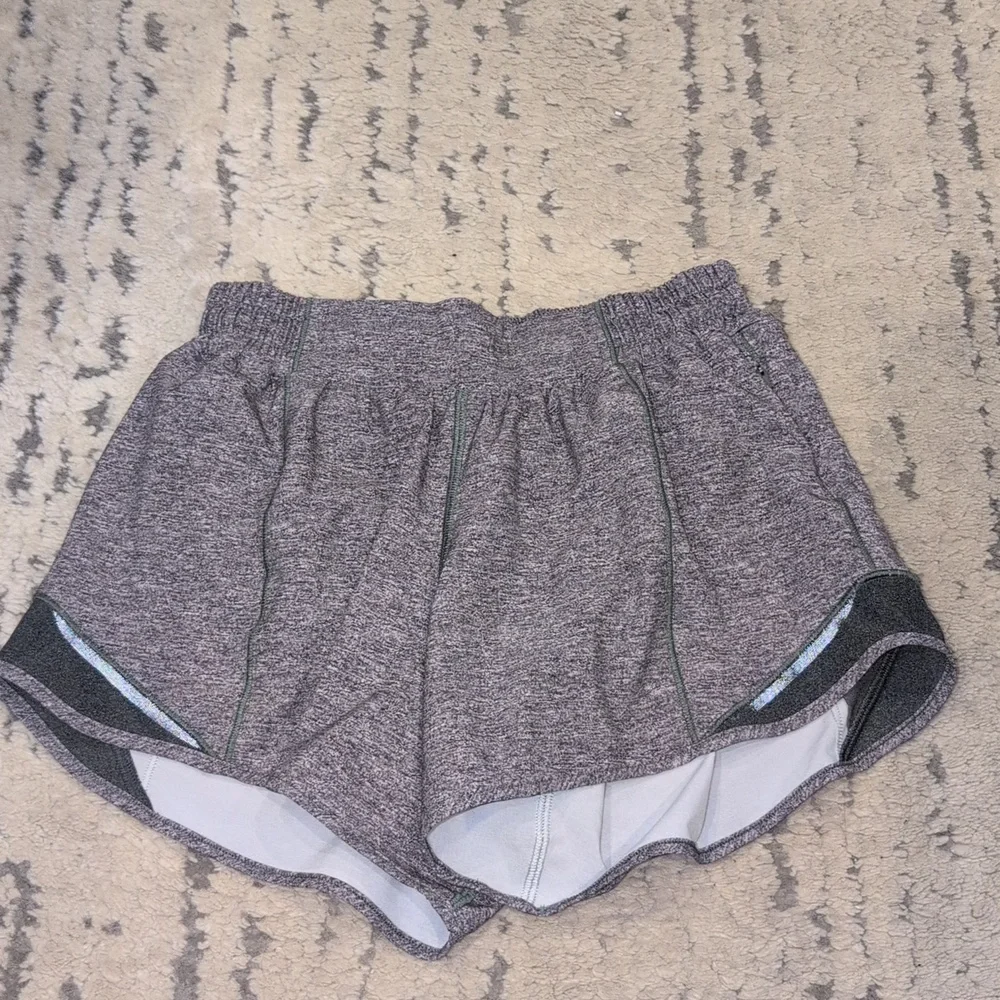 Lululemon Hotty Hot Short II *Long 4" Heather Lux Multi Black / Heathered Black - Picture 13 of 13